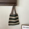 Bolsa de punto chic retro artística de Corea del Sur con rayas de color contrastante, bolso de mano grande de lana para otoño e invierno, casual para el trabajo