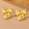 Es0005 Brincos Clássicos Europeus e Americanos de Luxo Leve em Aço Inoxidável com Design Rosqueado Redondo Joia de Orelha Versátil e Moderna para Mulheres