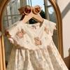 Vestido para niñas con cuello de flores y bordado de oso estilo coreano, ropa infantil de verano 2025, falda y chaleco de estilo occidental con flores para niños.