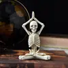 Halloween Resina Calavera Yoga Forma de Meditación Negro y Blanco Escritorio Sala de Estar Adornos de Resina Gordos Manualidades Decorativas