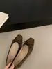Primeiro Encontro Sapatos Baixos Quadrados de Camurça Estilo Retro Francês Sazonais para Mulheres 2026 Novos Sapatilhas Slip-On com Laço