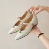 Zapatos estilo Mary Jane, cómodos, con diseño de camelia, perfectos para combinar con vestidos, con una sola tira, tacón grueso y puntera poco profunda.