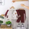 Jaqueta de Baseball de Outono para Meninos Moletom com Capuz Listrado Manga Longa Cardigan Esportivo para Meninas Conjunto de Três Peças Comércio Exterior
