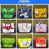 Bolsa de compras de moda cubierta de película impresa de colores tejida a mano bolsa de regalo para evento de exposición bolsa llamativa logotipo de muestra aleatorio