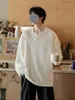 Camiseta de manga larga con cuello en V pequeño y textura de estilo perezoso para hombre, camisa interior de primavera y otoño, ropa Wei, estilo americano, marca de moda, suelta