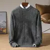 Novo suéter masculino de cashmere para outono e inverno com gola redonda em tricô trançado, suéter de lã espessado, suéter base jacquard de tricô solto