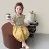 Conjunto de Ropa para Niñas 2026 Nuevo Conjunto de Moda Estilo Coreano para Niñas Pequeñas, Conjunto de Dos Piezas a Cuadros con Mangas Volantes para Niños Pequeños, Ropa de Verano