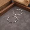 Anillo de luz grande liso estilo cool clip para oreja de lujo sin perforar temperamento europeo y americano metal diseño de alta gama sentido de diseño pendientes combinables moda femenina