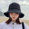 Sombrero de Pescador para Mujer Verano Mezclilla Lavable Borde Crudo Desgastado Estilo Coreano Moderno Favorecedor para la Cara Cara Redonda Pequeña Sombrero de Sol Adecuado