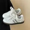 Zapatillas de entrenamiento alemanas de lunares para mujer, nuevo modelo popular 2026, zapatos versátiles transpirables de suela gruesa para primavera/verano, zapatillas casuales de nicho