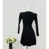 Vestido de punto negro con cuello estilo coreano para mujer, colección de otoño, talla petite, entallado a la cintura, adelgazante, elegante, falda plisada