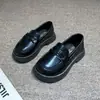 Sapatos de Couro para Meninas 2025 Primavera/Outono Novo Estilo Sapatos Individuais Infantis Solado Macio Princesa Britânica Bebê Mocassins Versáteis Confortáveis Moda
