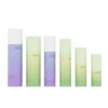 Procesamiento y personalización de botellas de loción degradada de 15 ml a 100 ml, color morado/verde, con bomba de presión y vacío. Envases para cosméticos.