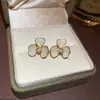 Pendientes de Plata Electrodopada con Aguja de Plata de Oro Real de 18k con Florcitas de Acrílico de Colores para Mujer Pendientes de Nicho Pendientes de Lujo Ligero de Alta Gama para Mujer