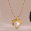 Moda Barroca Retro Acero de Titanio Corazón de Melocotón Collar de Perlas para Mujer Cadena de Clavícula de Lujo Ligero de Alta Gama Dropshipping