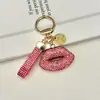 Llavero de labio rojo con diamantes completos, amuleto de arcilla con incrustaciones de diamantes, llavero de coche, accesorio para bolso, joyería para mujer, venta al por mayor