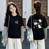 Camiseta de manga larga de algodón puro para niñas, top base elegante y moderno para niños, adecuada para primavera y otoño de 2026, con un diseño de imitación de dos piezas