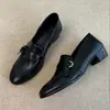 Versão em Couro~ Mocassins Retro de Salto Grosso Femininos 2026 Novo Estilo Temperamento Versátil para o Trabalho Sapatos Individuais Slip-on Sapatos Pequenos de Couro