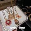 Colar com Pingente Borboleta Atraente Cor Dourada Antiga Pontos de Diamante Novo Estilo Chinês Chinoiserie Janela de Flores Pequeno Pote da Fortuna Colar Joia