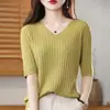 Verão 2023 novo tricô de manga curta feminina gola V slim camiseta de manga meia cor sólida tricô base top camiseta fino