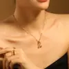 Nuevo Diseño Hebilla de Anillo Corazón Lazo Acero de Titanio Moda Ins Retro Lujo Ligero Hoja Francesa Colgante