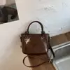 Exquisitos y Modernos Bolsos de Nicho en Relieve, Nuevo Bolso Cruzado Primavera/Verano 2026, Bolso de Mano Pequeño Cuadrado de Alta Gama para Mujer