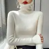 Camiseta básica de punto ajustada de cuello alto, nuevo estilo, suéter de punto para mujer para usar como prenda exterior, top de manga larga de cuello alto para otoño e invierno