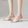 En Stock [Altura de Tacón de 5 cm] Uso de Tres Formas, Súper Cómodas con Sensación de Caminar Sobre Nubes, No Cansarán Tus Pies, Adecuadas para Uso en Exteriores, Sandalias de Tacón Alto con Lazo y Chanclas