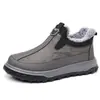 Novos Sapatos de Algodão de Inverno com Forro de Pelúcia, Versáteis e Grossos, Slip-On, Cano Médio, Botas de Neve Quentes, Sapatos Resistentes ao Frio para Pais de Meia-Idade