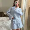 Pijama Nuevo de Otoño 2026 con Rayas Azules y Ribete de Encaje, Mangas Largas y Shorts, Ropa de Estar Suave y Cómoda, Estilo Europeo y Americano