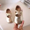 Sapatos de Princesa para Meninas Sapatos Individuais Infantis Novo Estilo Primavera e Outono 2025 Sapatos de Performance de Solado Macio para Meninas Pequenas e Médias Sapatos de Bebê