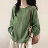 Camisa leve de algodão e linho verde com design de ombro regular, nova coleção de verão 2026 feminina, plus size, adequada para silhuetas curvilíneas, usada como peça externa, com estilo inspirado em Zen