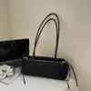 Bolsa de Ombro e Bolsa de Braço Casuais Femininas Tendência e Estilosa para o Outono de 2025