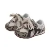 Sapatos Novos de Caminhada para Bebê Primavera e Outono Estampa de Leopardo Solado Macio Sapatos para Bebê Meninos Tênis Esportivos para Bebê Meninas Sapatos de Tênis para Crianças Pequenas Forrest Gump