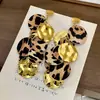 Brincos Pingente de Resina Irregular Gota d'Água Agulha de Prata Estilo Hong Kong Personalidade Versátil Brincos Elegantes com Temperamento para Mulheres Atacado