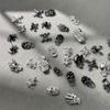 Joyería para decoración de uñas con diamantes 2024, nuevo estilo retro oscuro de Halloween, personalidad de araña, accesorios de aleación de calavera para uñas