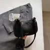 Bolsa de Axila Moda Retrô para Mulheres Nova Primavera 2026 Simples Transversal Bolsa Dumpling Estilo Coreano Bolsa de Ombro de Alto Valor para Mulheres