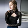 Camisa de malla flockada retro de alta gama Otoño Nuevo top ligeramente transparente calado que estiliza el temperamento sexy camisa de base