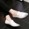 Verano 2020 Nuevo Estilo Británico Versátil Zapatos Mocasines de Cuero para Hombre Zapatos Trendy sin Cordones Estilo Coreano Zapatos de Cuero para Peluquero