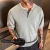 Camiseta de punto con cuello tipo polo de manga corta para hombre, estilo verano, empalme de imitación de dos piezas, hombro normal, estilo Old Money, manga de tres cuartos versátil casual