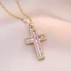 Colar Feminino Transfronteiriço Europeu e Americano Joias Pingente de Cruz Full Diamond Colar Colar Corrente de Clavícula de Aço Inoxidável com Zircônia Colorida