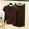 Conjunto casual de dos piezas para mujer, nuevo estilo coreano, camiseta de manga corta con cuello en U de modal y pantalones cortos ajustados, talla grande, para casa