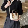 Bolso de Mano para Mujer 2026 Nuevo de Moda Nicho de Gama Alta Lujo Ligero Versátil Bolso de Hombro Exquisito Bolso Cruzado Tipo Cubo