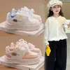 Zapatillas Deportivas Infantiles 2026 Otoño Nuevo Estilo Niñas Estilo Campestre Zapatillas de Suela Gruesa Moda Estudiantil Lazo Zapatos Blancos