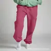 Calça de Moletom Europeia e Americana Amazon para Mulheres Outono e Inverno, Corte Solto, Tamanho Grande, Forrada com Fleece, Espessa, Quente, Fashion, Emagrecedora