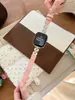 Conector de Metal Pérola com Pulseira de Couro Padrão Crocodilo Adequado para Apple 10 S11 Huawei Fit4 Gt6 Xiaomi Pulseira