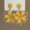Pendientes Colgantes de Flor Estrella con Aguja de Acero de Dopamina Estilo Vacaciones en la Costa Pendientes Personalizados Pendientes Dulces Elegantes Exagerados