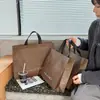 2026 Novo Tecido Não Tecido Espessado Sacolas de Loja de Roupas Embalagem de Roupas Femininas Embalagem de Presente Sacolas de Compras Atacado