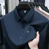 Directo de fábrica: Camisa de manga corta de verano sin costuras para hombre, camisa a rayas de seda helada para hombre, ropa formal sin arrugas