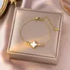 Entrada Francesa Contas de Transferência de Luxo Trevo de Quatro Folhas Pulseira de Aço Titânio Moda Feminina para o Trabalho Seis Contas Joias de Alto Padrão Novo Estilo